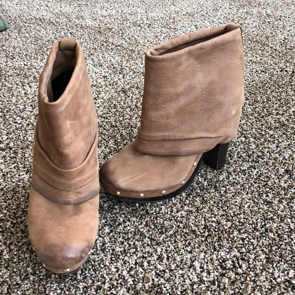 Loved Vince Camuto booties